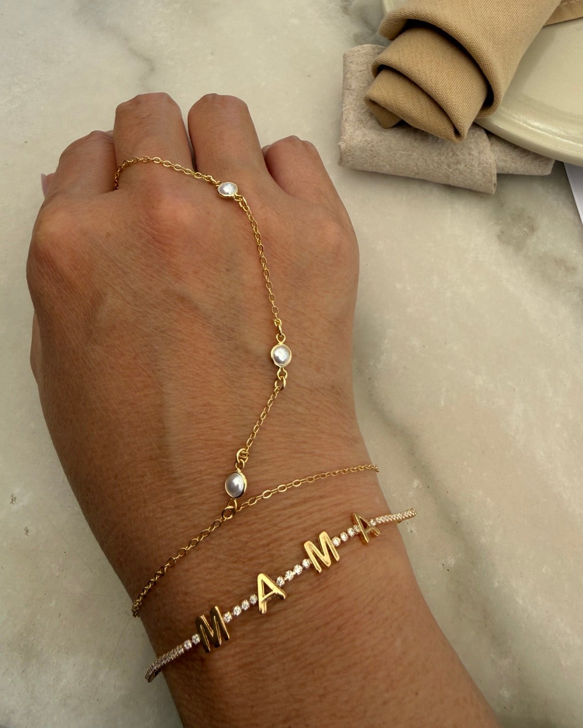 The Étoile Pearl Hand Chain